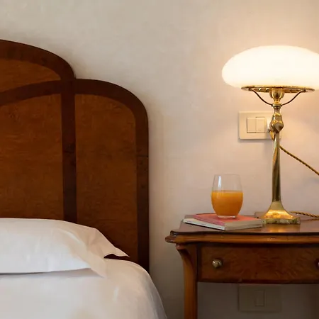 호텔 Grand Astoria