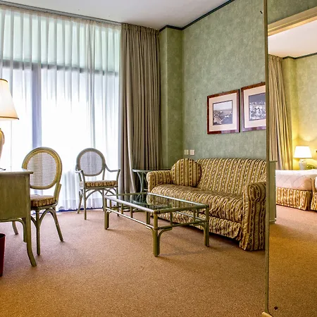 Grand Astoria 호텔 그라도