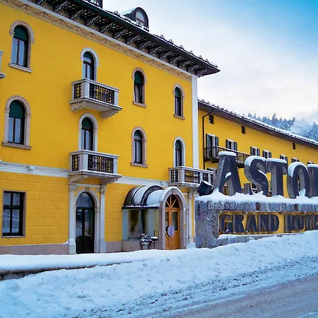 Grand Astoria 호텔 그라도