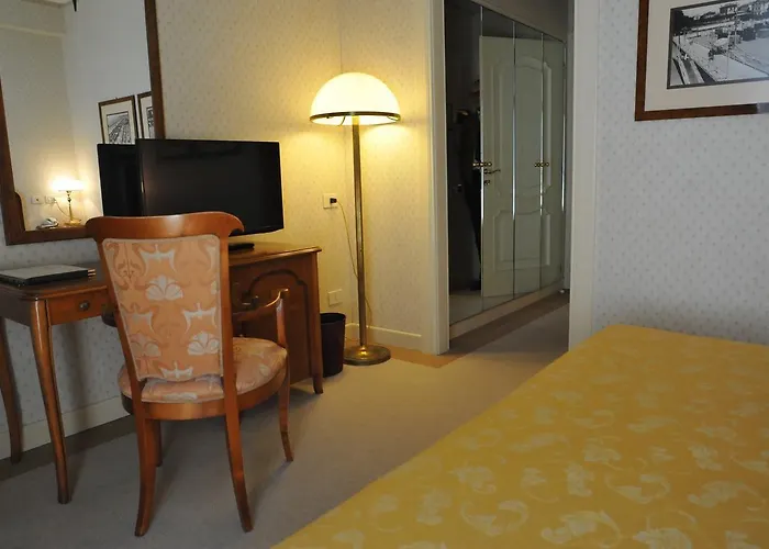 Grand Astoria Hotel 4*