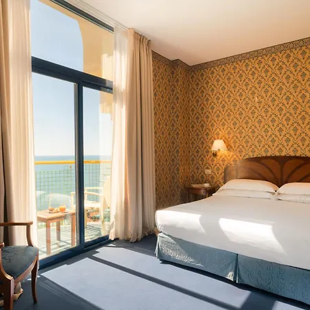 Grand Astoria