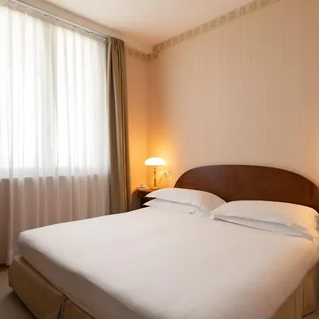 Grand Astoria 4*