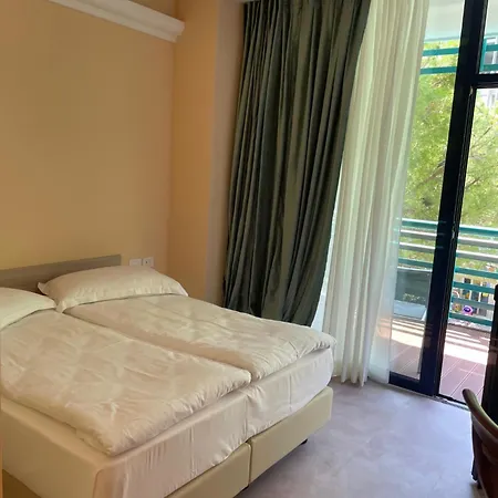 Grand Astoria 4* גראדו