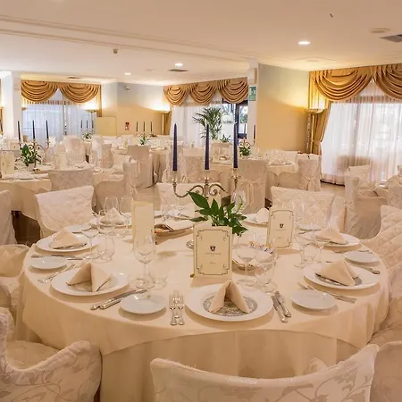 Grand Astoria Ξενοδοχείο 4*