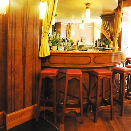 Hotell Grand Astoria 4*