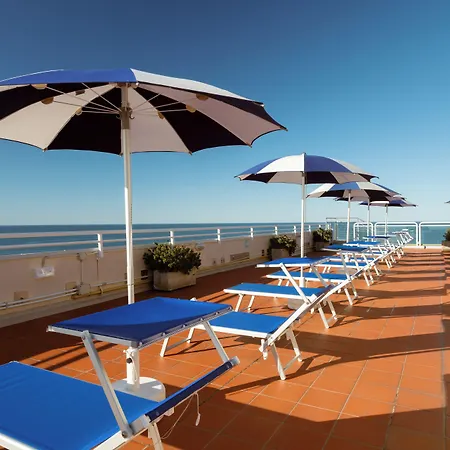 Grand Astoria 4* גראדו