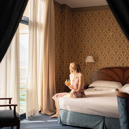 Grand Astoria