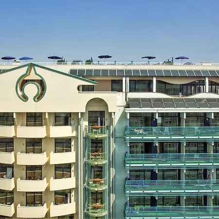 Grand Astoria Hotel