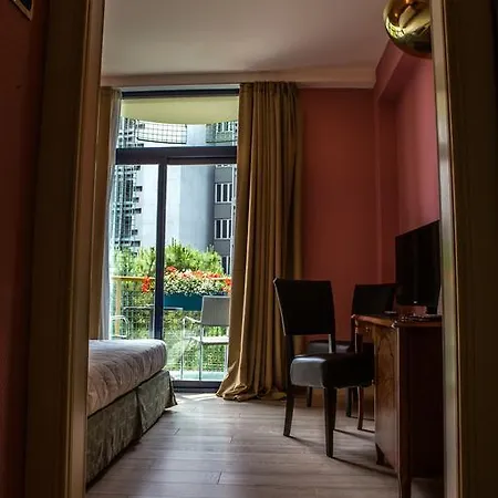Grand Astoria 4*
