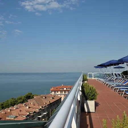 Grand Astoria 4* Grado