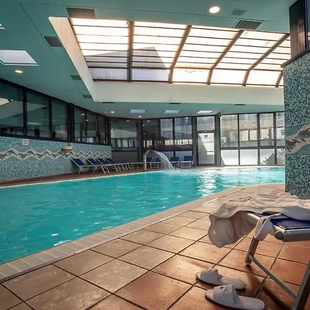 Grand Astoria גראדו