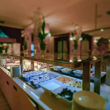 Grand Astoria 4* גראדו