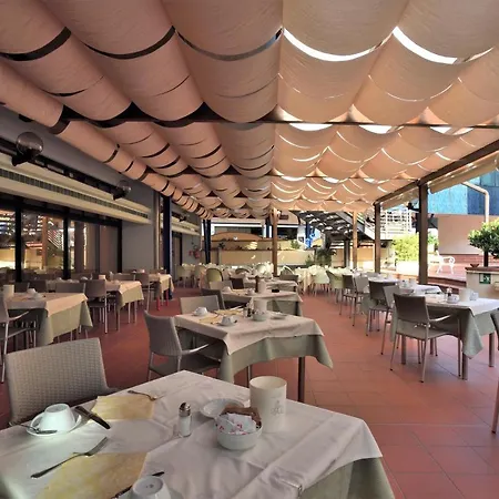 Grand Astoria 4* גראדו