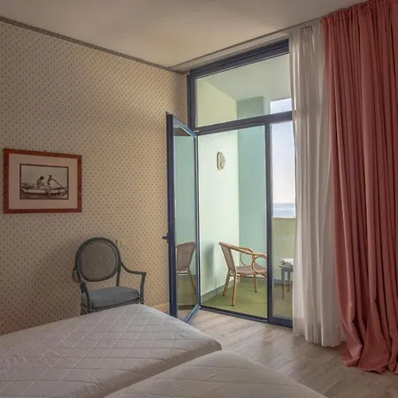 Ξενοδοχείο Grand Astoria