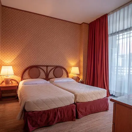 Grand Astoria 4* גראדו