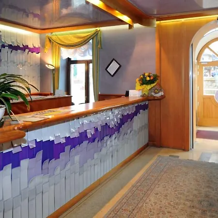 Grand Astoria