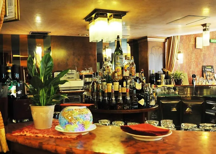 Grand Astoria Hotell 4*