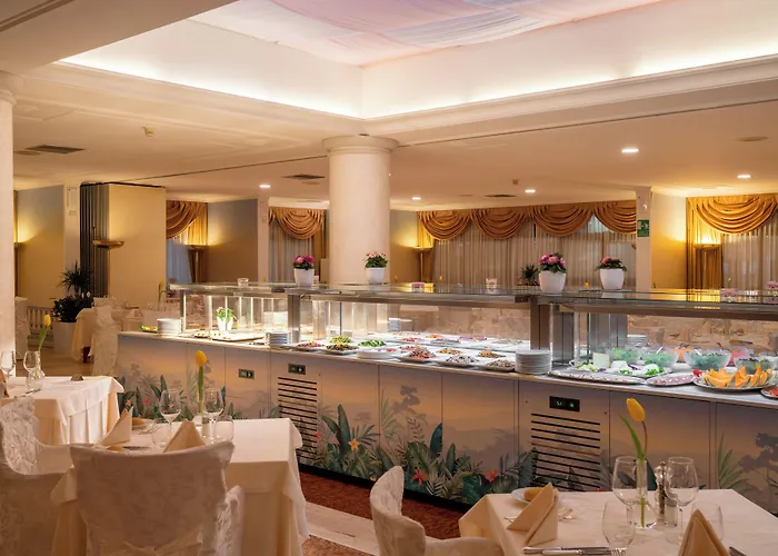 Hotell Grand Astoria 4*