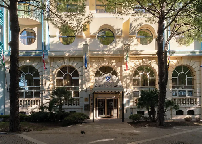 Hotell Grand Astoria 4*